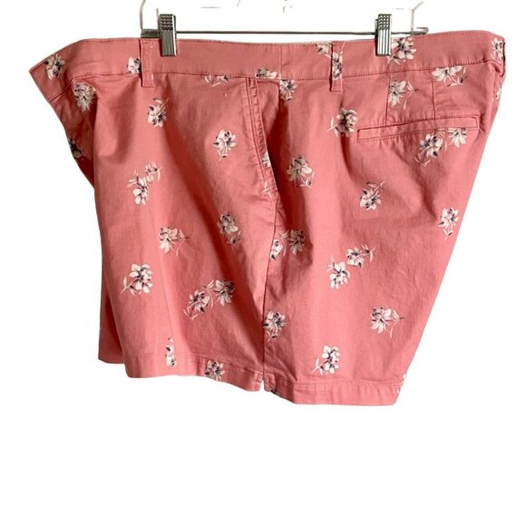 Lane Bryant Pink Floral Shorts with 5 inch inseam Women's Size 24 - Picture 2 of 8